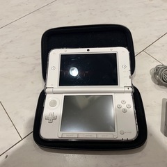 【値下げ不可】　Nintendo 3DS LL ピンク 本体 充電器　ケース・カバー付きの画像