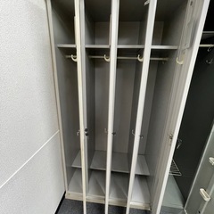 【鍵付きロッカー】4人用／オフィス・更衣室に最適の画像