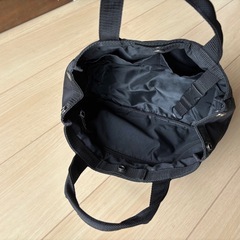 アンダーアーマーのラウンドバックの画像