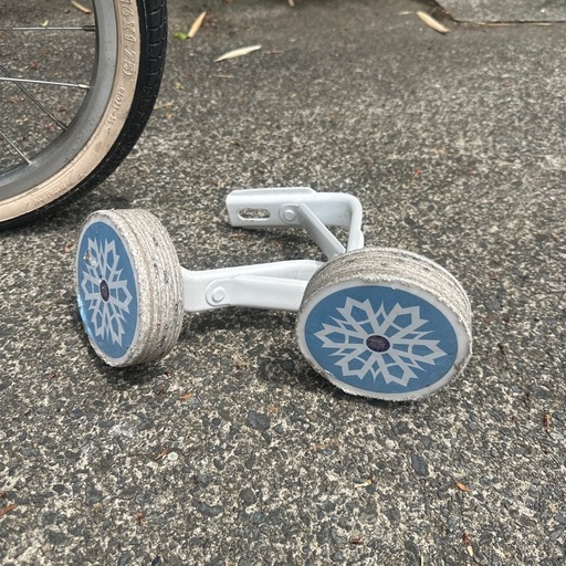 子供用　
自転車　16インチ　ストライダー　