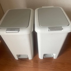 ゴミ箱2個¥0
の画像