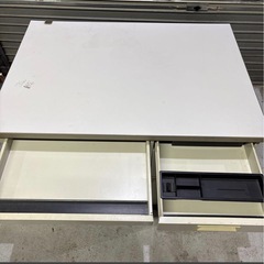 ④ 北海道旭川市直接取引限定 KOKUYO 中古品 コクヨ 片袖机 オフィスデスク 鍵なし 高さ720mm 奥行700mm 長さ1000mm 現状品の画像