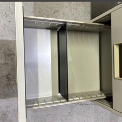 ④ 北海道旭川市直接取引限定 KOKUYO 中古品 コクヨ 片袖机 オフィスデスク 鍵なし 高さ720mm 奥行700mm 長さ1000mm 現状品の画像