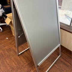 A型看板 A1サイズ アルミ製 折りたたみ式 四辺開閉 パネルスタンド 店舗用　留め具なしの画像