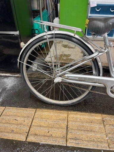 24インチ　シティサイクル　3段階変則ギア付き　オートライト付き　【リサイクルショップ道楽屋】 24インチシティサイクル3段階変則ギア付きオートライト付き