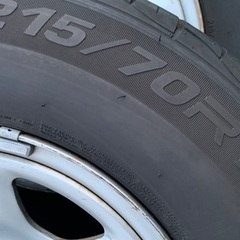 溝あり　程度良　ホイール付き　タイヤ　215/70r15の画像