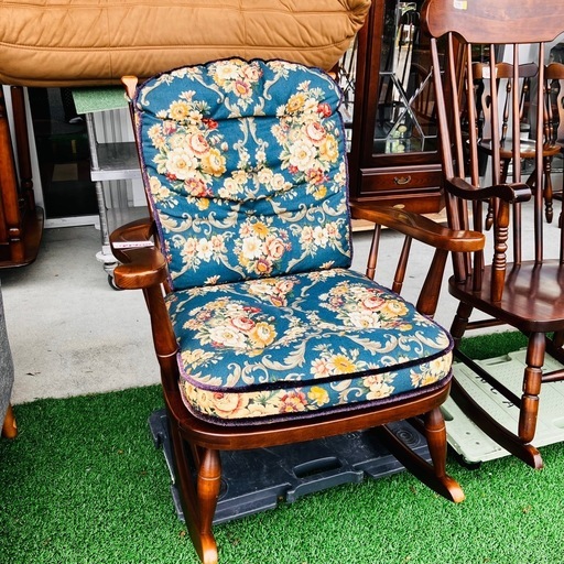 【ジモティー限定SALE 24200円→23100円当日お持ち帰りの方限定　キツツキ ロッキングチェア　A