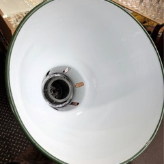 （引取り限定）1950～70年代頃の東芝製ホーローシェードの画像