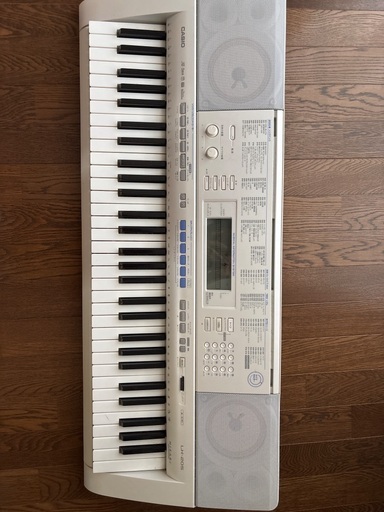 電子キーボード　カシオ　LK205 光ナビゲーションあり