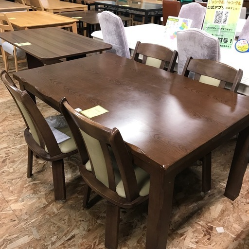 ジャングルジャングル貝塚店　コタツ　ダイニングセット　4人用　椅子　チェア　机　テーブル　木　木目　ダークブラウン　茶色　シンプル　オ