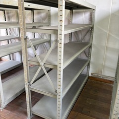 ④ スチールラック　中量ラック　収納棚　整理棚　鉄製　の画像