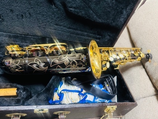 美品】MAXTONE アルトサックス ブラック仕上げ 彫刻入り ケース付き