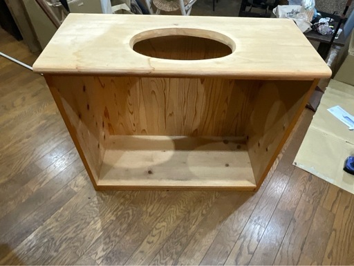 一点物・無垢材ボックス什器／丸穴付きディスプレイ台（多用途