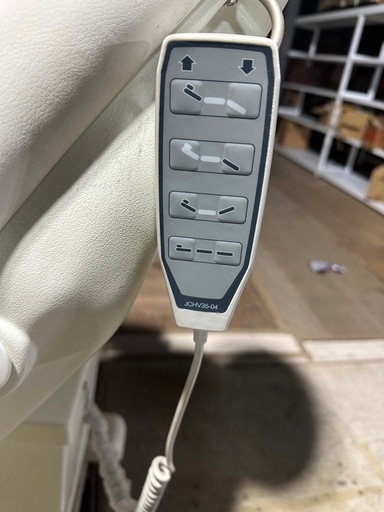 電動フェイシャルベッド　格安で