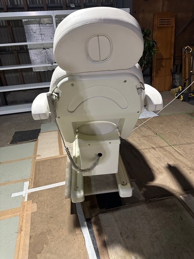 電動フェイシャルベッド　格安で