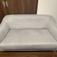 モダンデコ　2人掛けソファ　グレーの画像