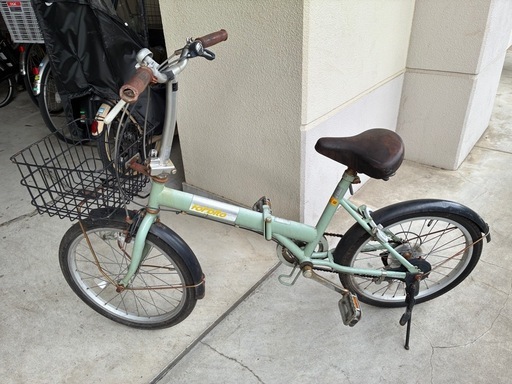 中古自転車３３１７　前後タイヤ新品！　折り畳み２０インチ　６段ギヤ　ダイナモライト　 自転車3317 前後タイヤ新品！ 折り畳み20インチ 6段ギヤ