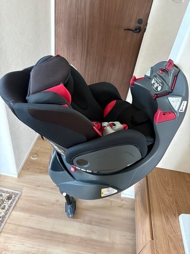 アップリカ Apricaチャイルドシート ディアターン プラス 新生児〜4歳