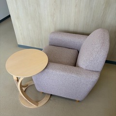 フランフラン Francfranc ヌボラ ソファ 2 S （ピンク ） 【幅74.5×奥行76×高さ77cm】 
& ロータス LOTUS サイドテーブル 天然木 ナチュラルカラー ILT-2987 NA  セットの画像