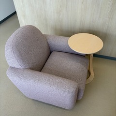 フランフラン Francfranc ヌボラ ソファ 2 S （ピンク ） 【幅74.5×奥行76×高さ77cm】 
& ロータス LOTUS サイドテーブル 天然木 ナチュラルカラー ILT-2987 NA  セットの画像