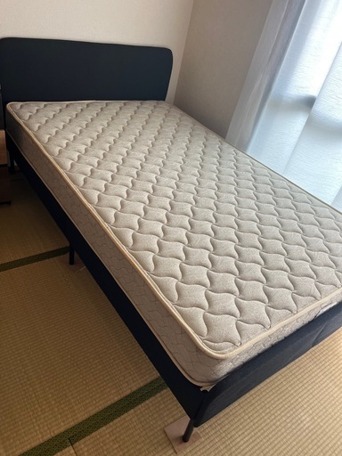 セミダブルベッド