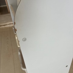 絵本、おもちゃラックの画像