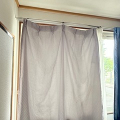 カーテンの画像