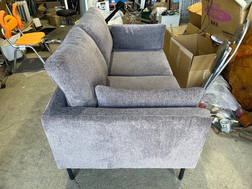 ファブリックソファ　２人掛けソファ　モダンソファ　ブラックスチール脚付き　ＭＯＤＥＲＮ　ＤＥＣＯ　グレー　広々座面