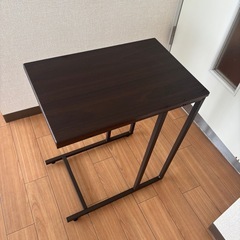 サイドテーブルの画像