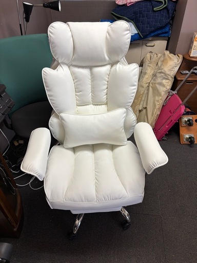 決まりました【極美品】ゲーミングチェア　オットマン付き