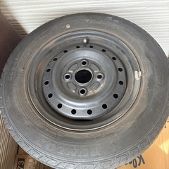 車　タイヤの画像