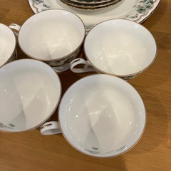 ナルミ　ティーカップセット 5客、大皿セットの画像