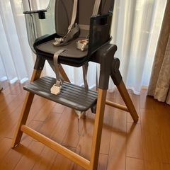 赤ちゃん用椅子　Ezebabyの3-in-1折りたたみ式木製ベビーハイチェアの画像
