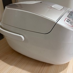 炊飯器の画像