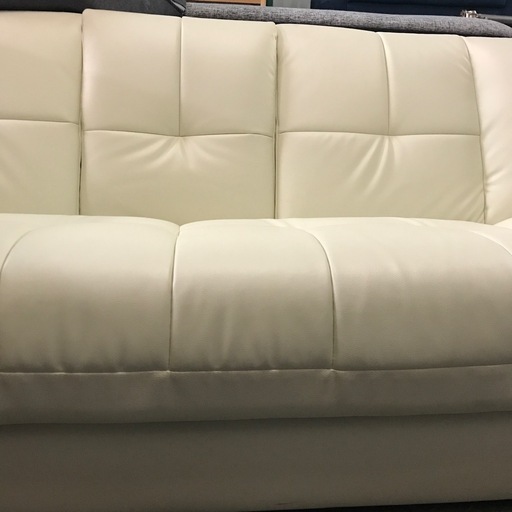 ジャングルジャングル貝塚店　ソファ　白　ホワイト　皮生地　シンプル　肘掛け　インテリア　家具　中古　貝塚市　二色浜