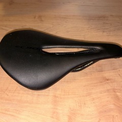 EC-90カーボンサドルの画像
