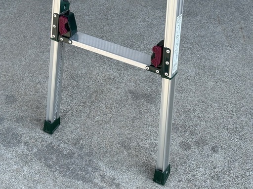 A701◇ピカコーポレイション 足場台◇4脚アジャスト式◇幅83cm◇最大100kg◇DWX-6908C