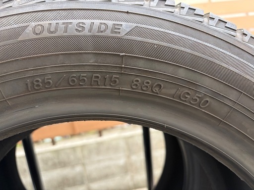 スタッドレスタイヤ（ホイールなし）　185/65 R15