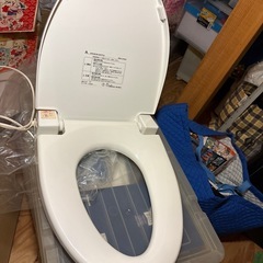 【受け渡し調整中】暖房便座の画像
