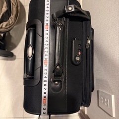 黒　スーツケースの画像