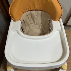 Combi 歩行器の画像
