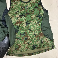 迷彩　タンクトップ　美品の画像