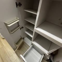 引渡し予定者あり　食器棚　キッチンボードの画像