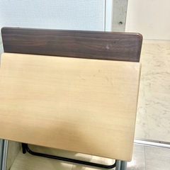 折り畳テーブルの画像