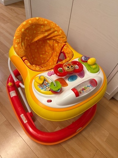 アンパンマンの歩行器　お問合せが多かったので値下げしました。 アンパンマン歩行器 (な) 東照宮のベビー用品《歩行器》の中古あげます
