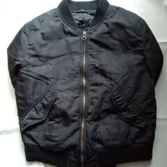 UNIQLOユニクロ レディース 黒 薄手 中綿入りボンバージャケット 長袖 サイズLの画像