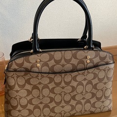 COACH 新品未使用品ショルダーバッグ ベージュ/ブラックの画像