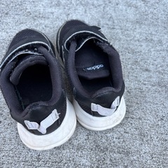 adidas 14.0 スニーカーの画像