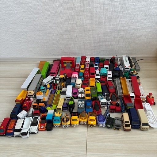車　おもちゃ　トミカなど　100台くらい③