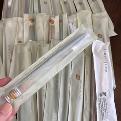 【お買い得‼️】使い捨て歯ブラシ+マウスウォッシュ（新品未使用品、33点セット）の画像